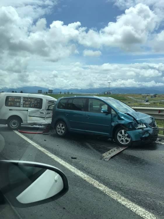 Carambol la ieșire din Sibiu, spre Ocna Sibiului. Doi bărbați transportați la spital