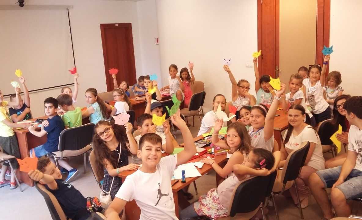 A început programul de vară pentru copii la Biblioteca Astra