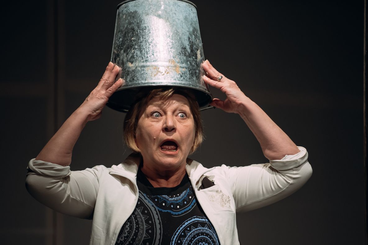 Sărbătoare la TNRS. Actrița Dana Taloș împlinește 61 de ani