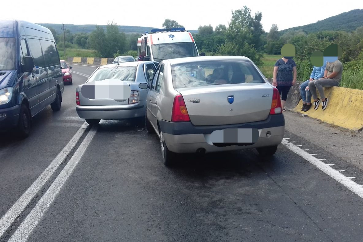 O femeie a ajuns la spital în urma unui accident rutier la Veștem