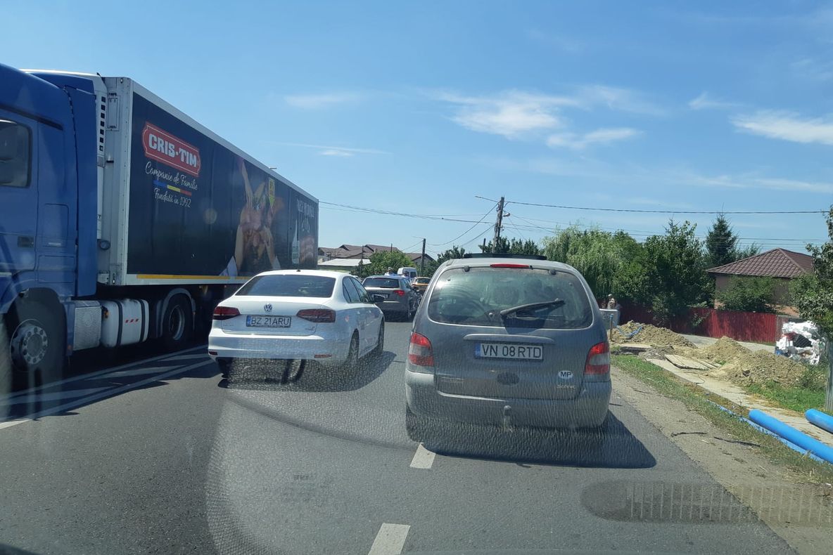 Accident cu două victime pe strada Jina