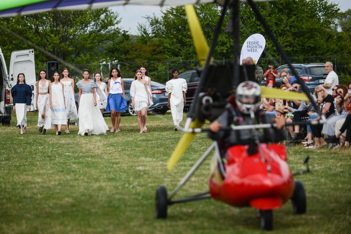 Feeric Fashion Week a adus show-uri de la pământ până la cer