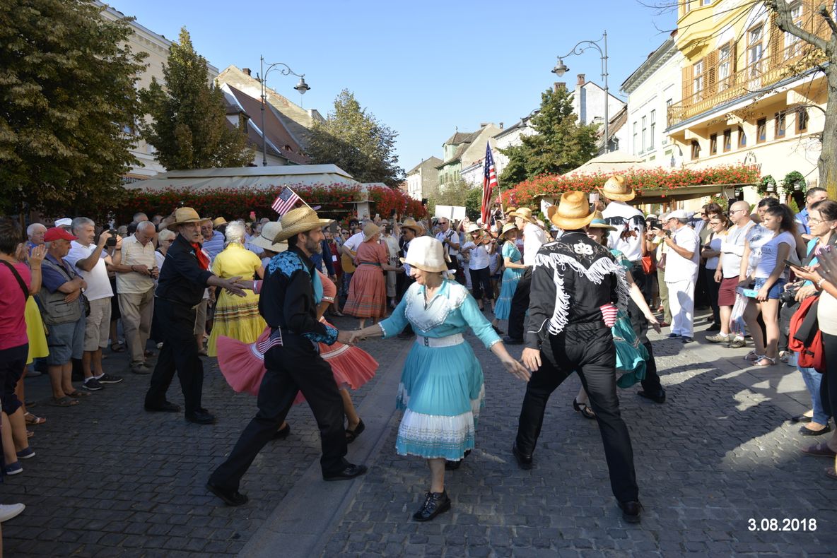 Festivalul "Cântecele Munților" aduce tradiția din opt țări, la Sibiu
