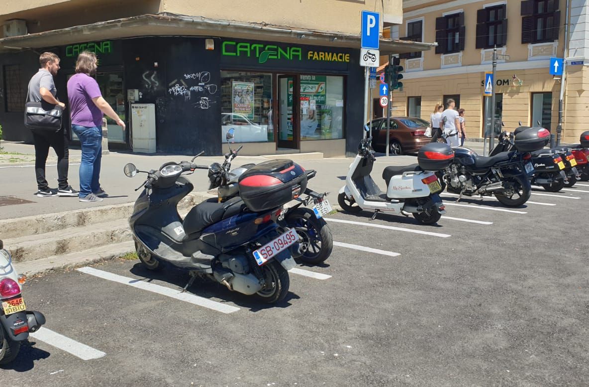 Primăria Sibiu suplimentează locurile de parcare pentru motociclete  din zona centrală