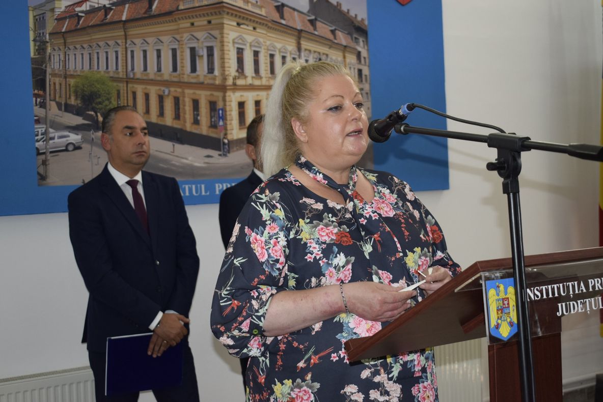 Noul prefect al Sibiului, Maria Minea, a depus jurământul: "Vreau să vă asigur că voi fi un prefect echilibrat, echidistant și obiectiv!"