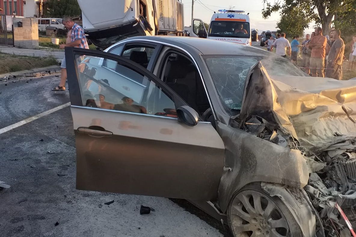 UPDATE/Grav accident rutier la Șura Mare. O persoană a decedat