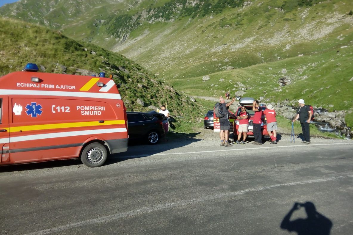 Două incidente în munții Făgăraș. Un turist polonez și o femeie au ajuns la spital