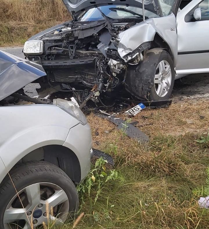 Accident la ieșire din Cornățel, cu trei mașini implicate. Trei femei, transportate la spital