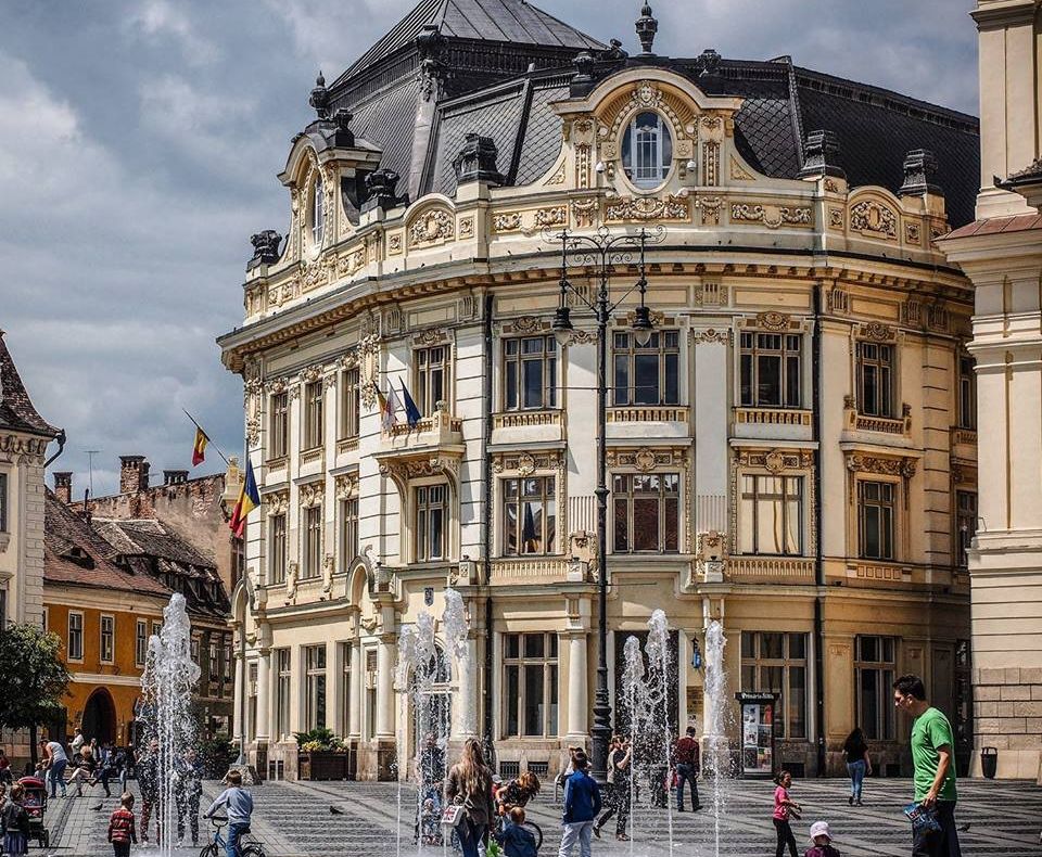 Sibienii, invitați să se implice în administrarea orașului cu idei și proiecte proprii. A început programul de bugetare participativă!