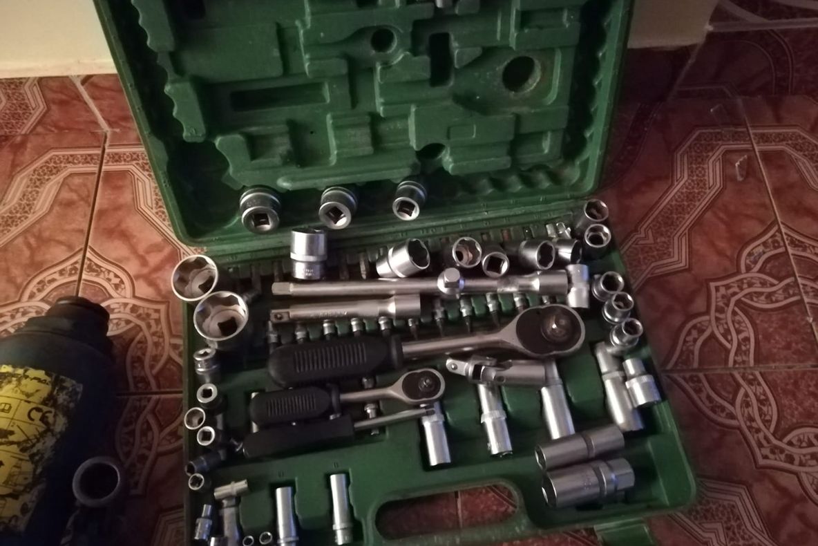 Areastări în cazul bărbaților bănuiți de furt de pe șantiere