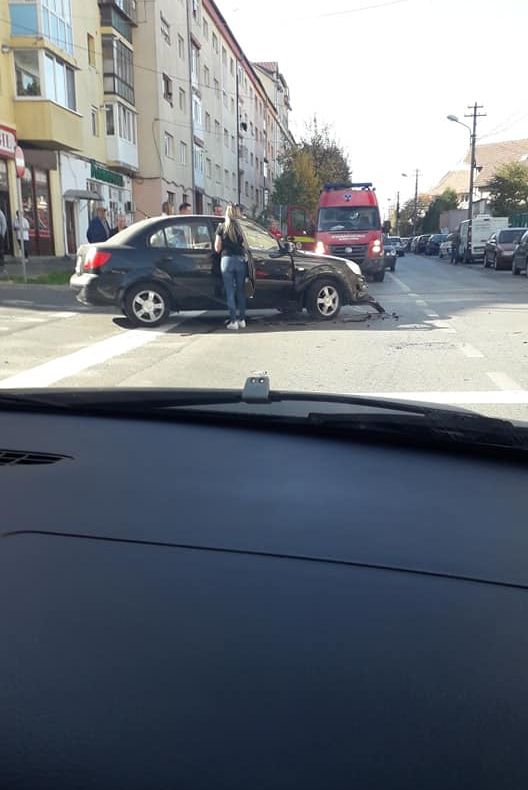 Motociclist lovit de mașină, pe strada Șureanu