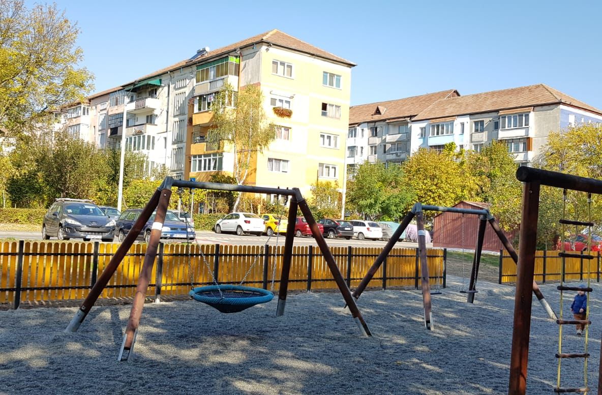 Loc nou de joacă, pe Aleea Șelimbăr