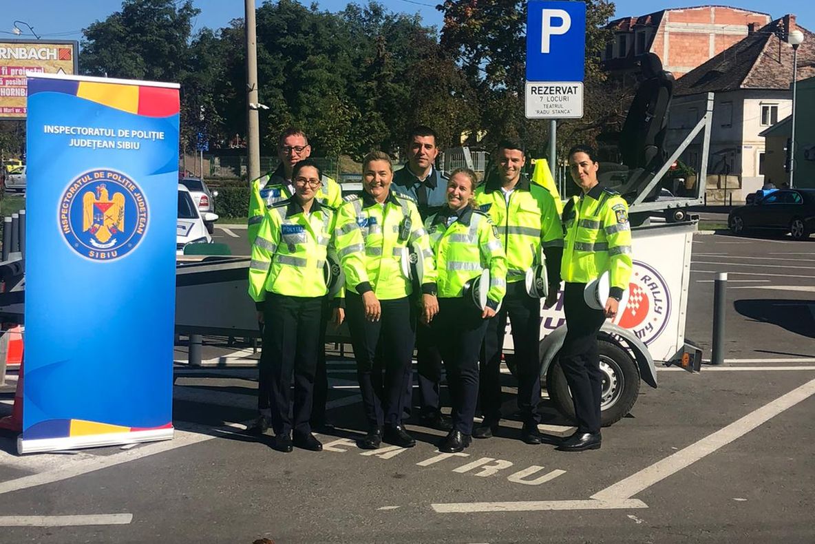 Polițiștii rutieri vor fi cu ochii pe șoferi. Folosirea telefonului mobil îi va costa carnetul