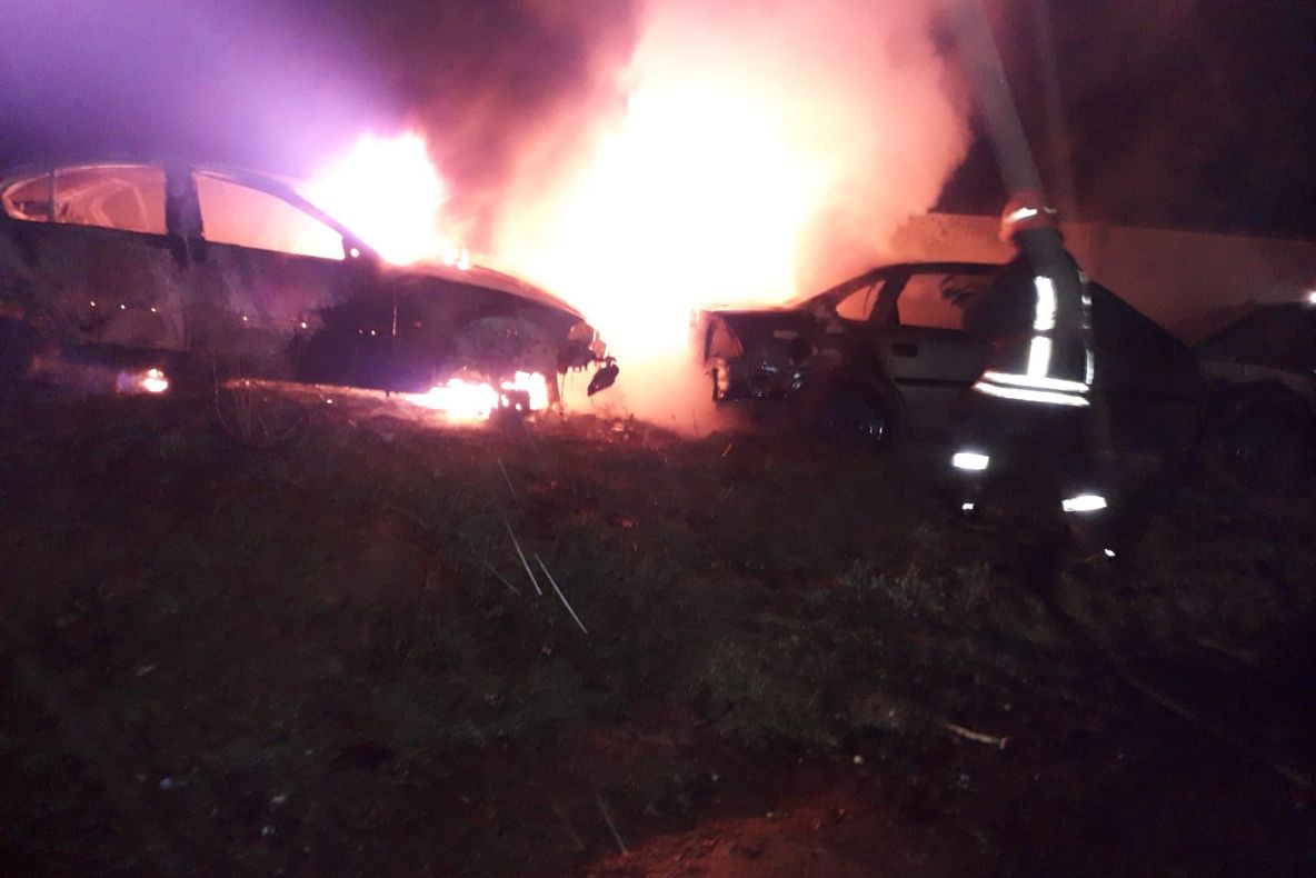 Trei mașini au ars în Mârșa