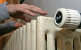 Sibianul care a furat un card dintr-o mașină și a cumpărat articole de peste 6.000 de lei, sub control judiciar