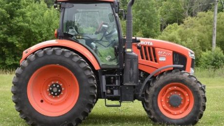 Accident grav în Săcădate. Șoferul a încercat să ascundă modul în care s-a produs evenimentul și și-a mutat tractorul în curte