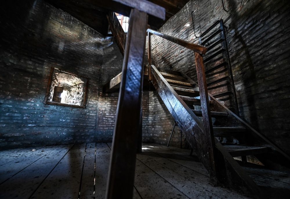 Continuă lucrările la zidurile de pe Bulevardul Coposu și turnurile de pe Cetății