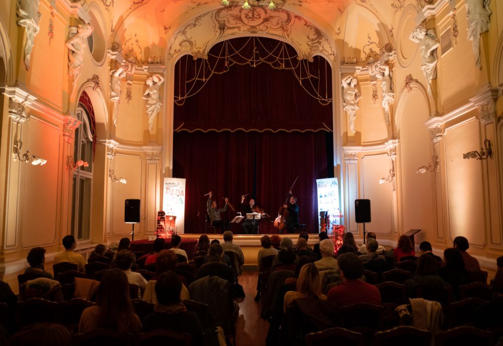 Muzică de cameră, rețete citite de muzicieni și un atelier de colaje pentru copii, la Festivalul "SoNoRo XIV DaDa" de la Sibiu