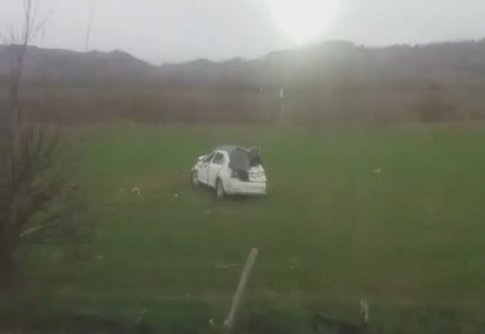 Accident la Ațel. Trei persoane au fost transportate la spital