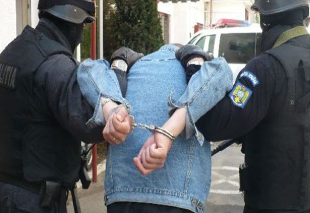 Trei sibieni, dintre care doi minori, reținuți după ce ar fi furat bunuri de 16.400 de lei