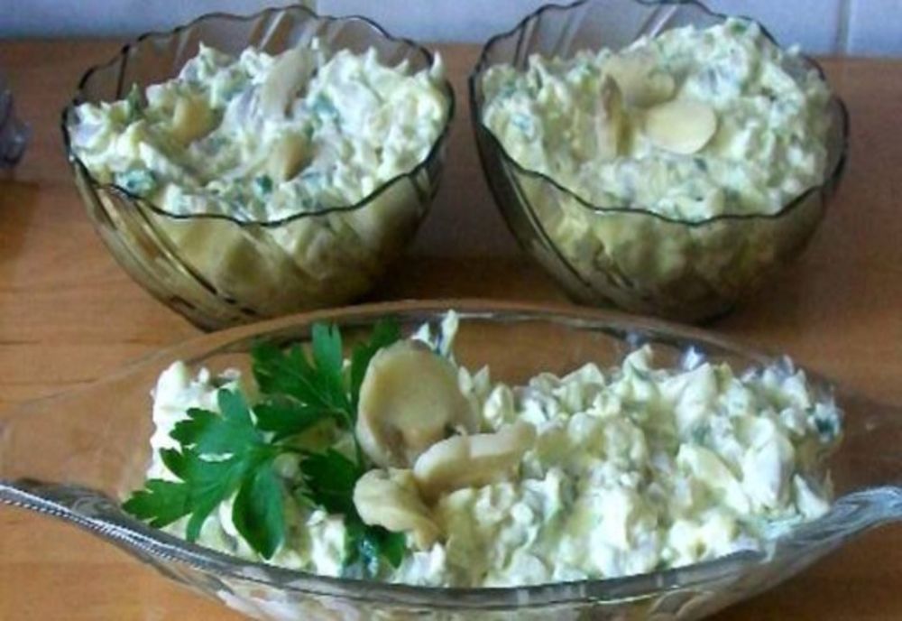 Aşa faci cele mai bune ciuperci cu maioneză pentru masa de Crăciun. Ingredientul secret care le face şi mai delicioase