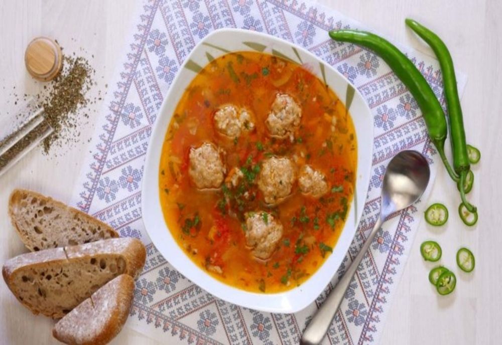 CIORBĂ DE PERIŞOARE, reţetă de Crăciun. Ingredientul secret care dă tot gustul