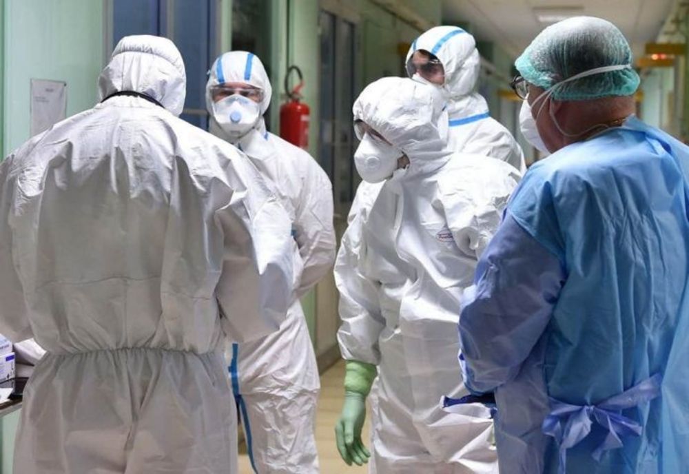 Fetiță de un an și trei luni, internată la Pediatrie. Părinții ei s-au întors din Italia 