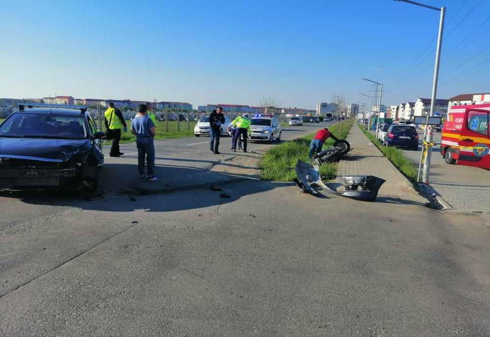 Accident în Cartierul Arhitecților. Motociclist lovit de o mașină