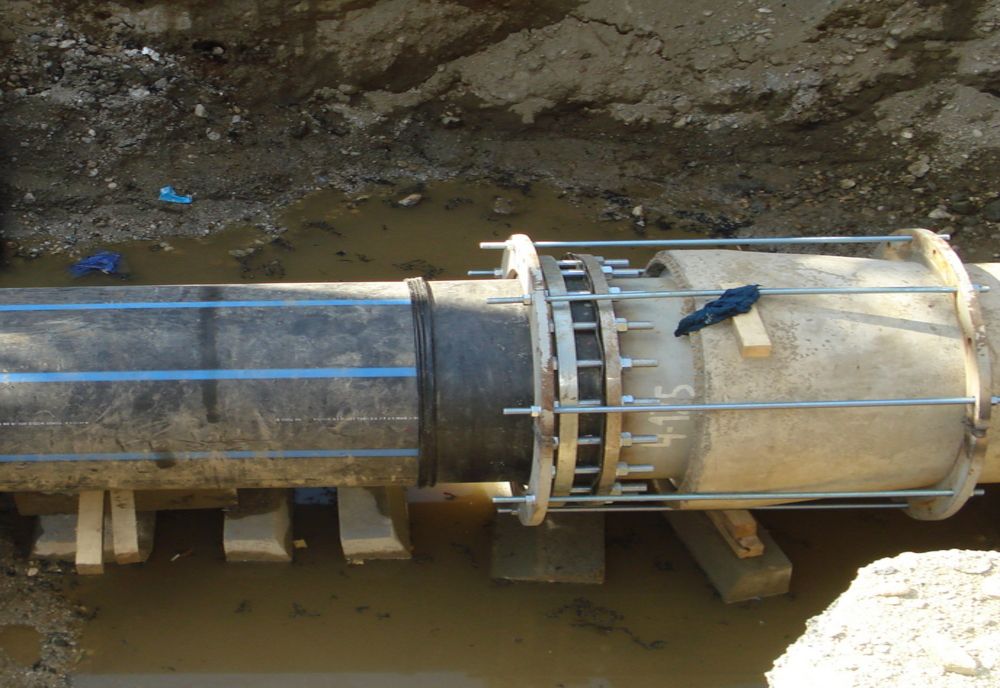 Lucrări la rețeaua de apă, cu afectarea furnizării în Racovița și Mârșa