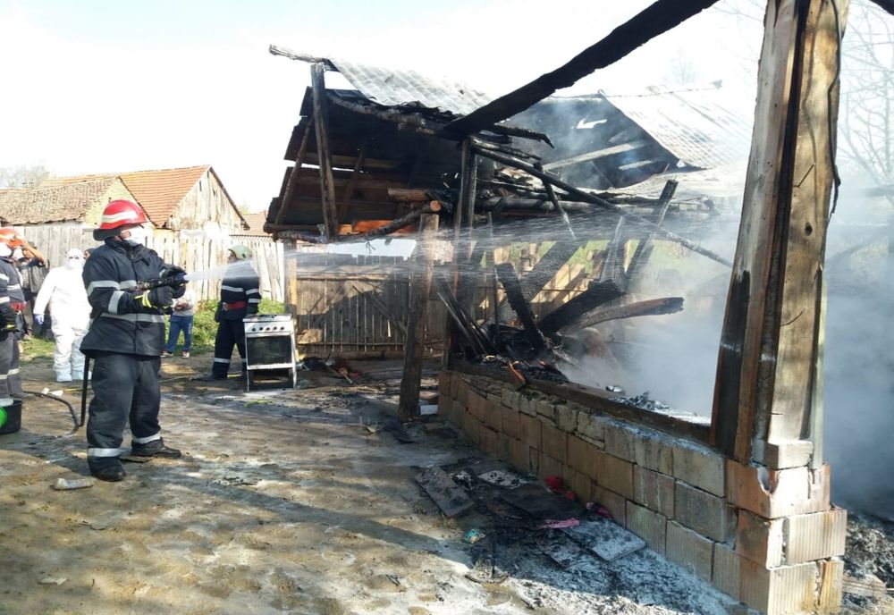 Incendiu în Chirpăr. O anexă gospodărească, în flăcări, din cauza unui aragaz improvizat