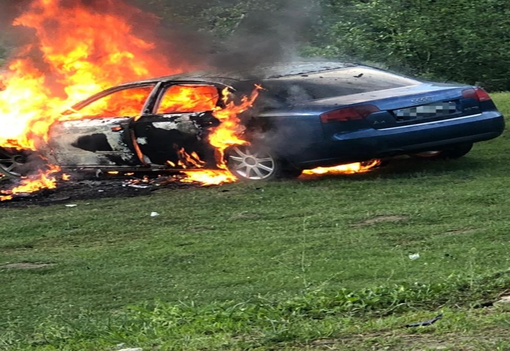 Tânăr cercetat sub control judiciar, după ce a incendiat o mașină
