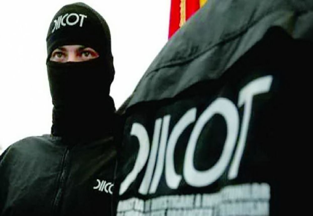 21 de arestați preventiv, după ce au înșelat mii de oameni cu locuri de muncă fictive în străinătate