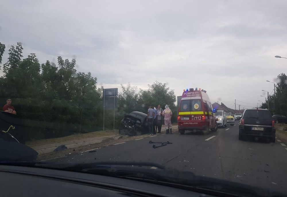 Grav accident frontal pe DN 14, aproape de copșa Mică