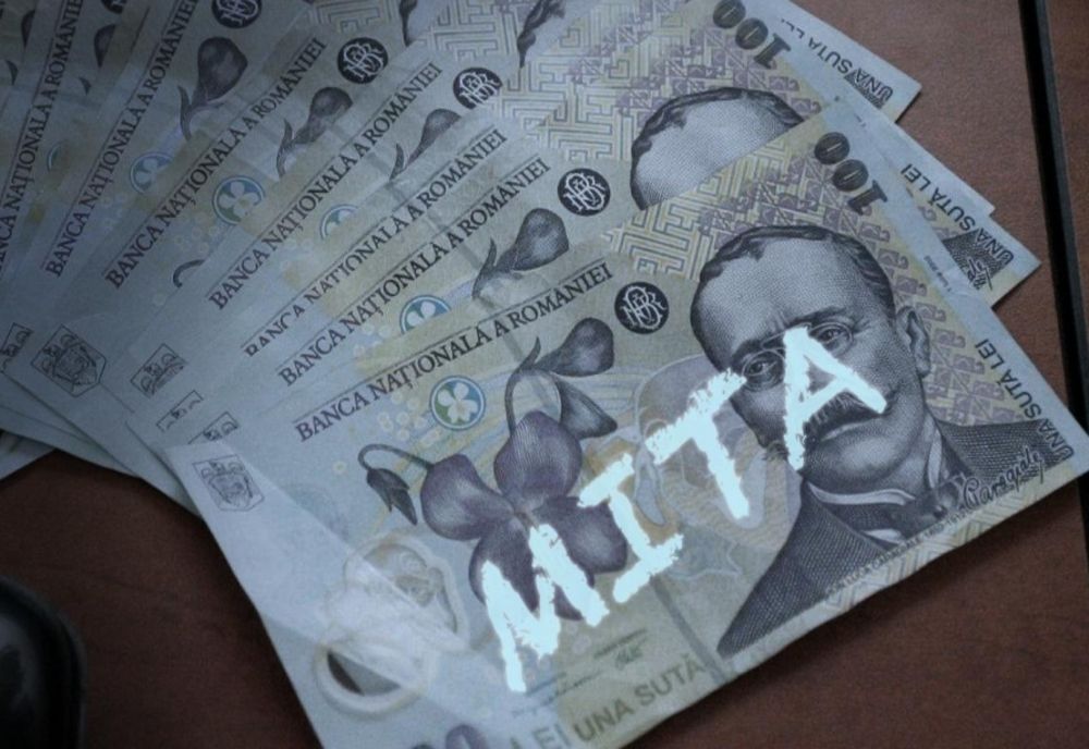 Persoană trimisă în judecată pentru dare de mită