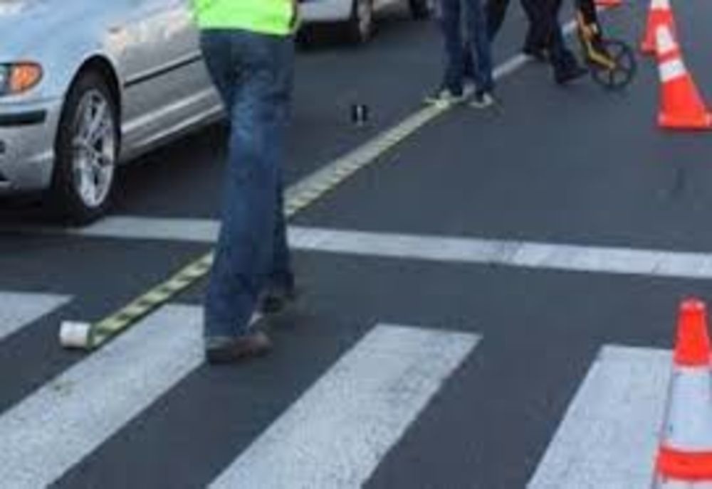 Femeie de 85 de ani lovită de mașină pe trecere