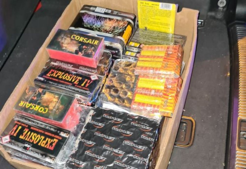 11 dosare penale și 15.000 de articole pirotehnice confiscate