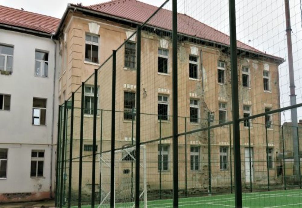 Aproape 6 milioane de lei, de la Uniunea Europeană, pentru reabilitarea centrului social din Dumbrăveni