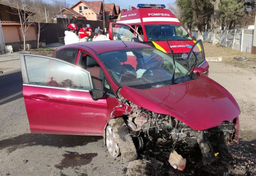 Minor rănit într-un accident rutier! Şoferul ar fi adormit la volan