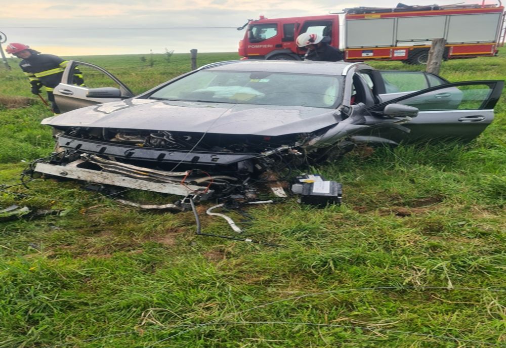 Autoturism ieşit în decor! 3 victime
