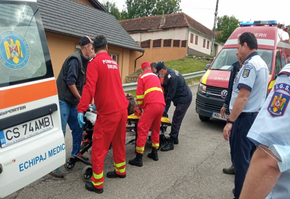 Fetiță de 9 ani lovită de maşină