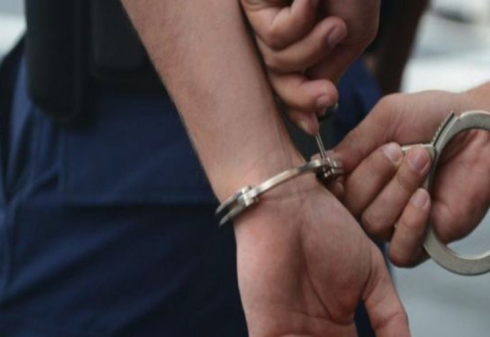 Bărbat violent încătușat într-un magazin din Sibiu