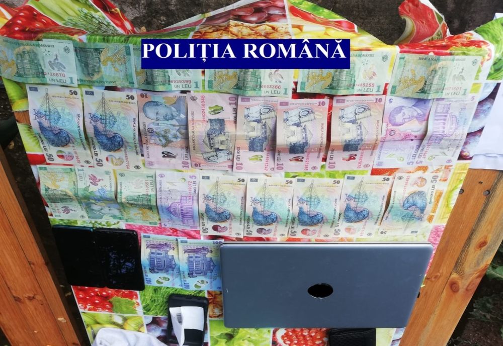 Percheziții într-un dosar de fals informatic! Peste 100 de persoane au fost înșelate