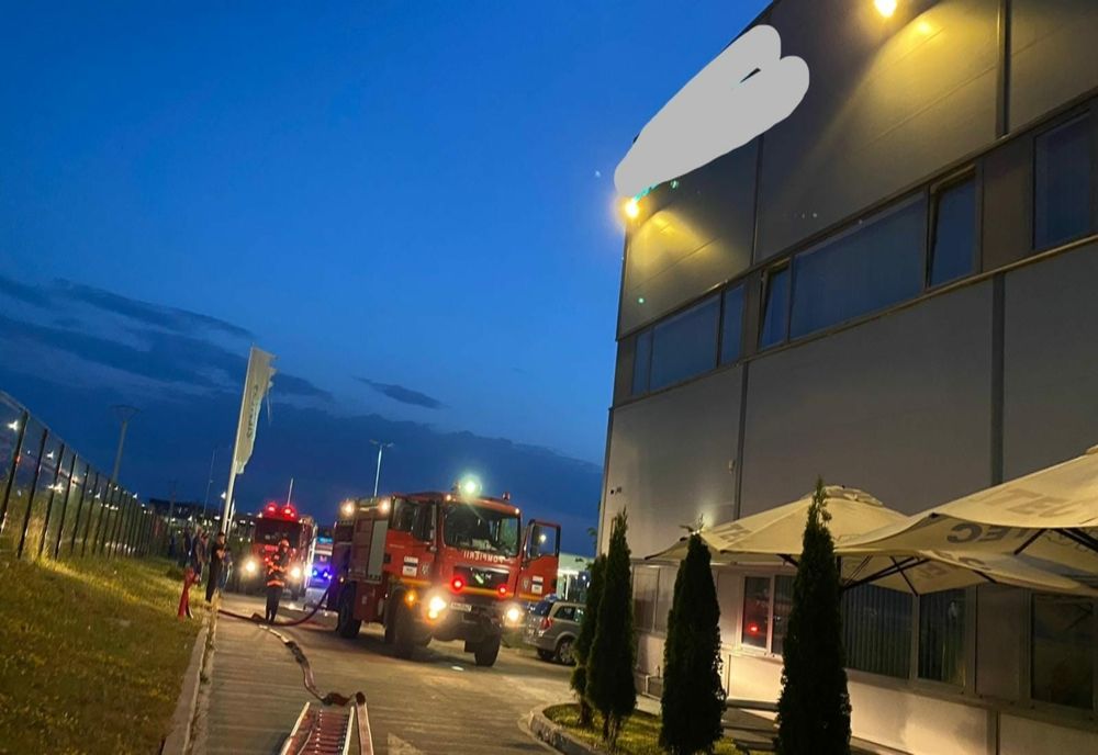 Incendiu la o fabrică din municipiul Sibiu! 80 de persoane s-au autoevacuat! 