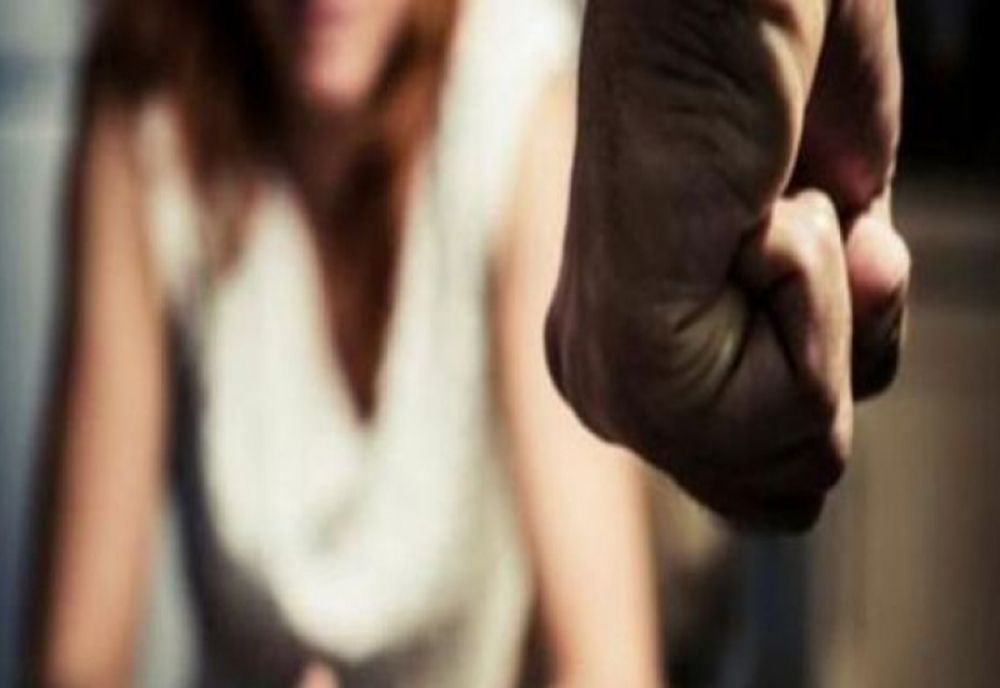 Cercetat pentru lovire sau alte violențe și agresiune sexuală, reținut