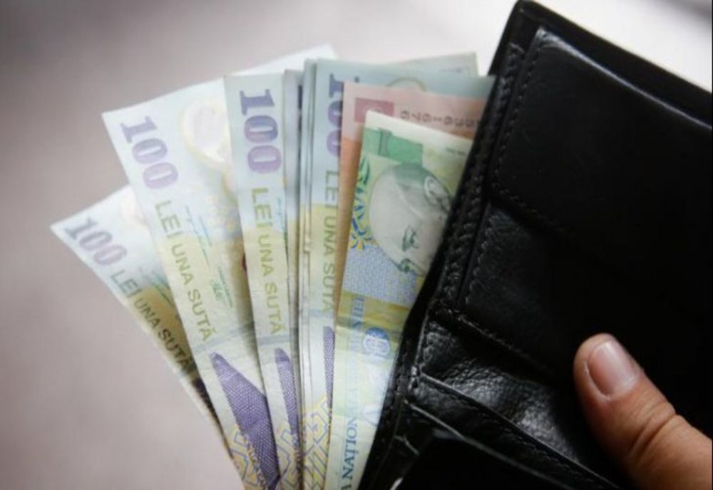 Salariul mediu net a fost de 3.492 de lei în mai 2021, în scădere cu 1,9% față de luna precedentă