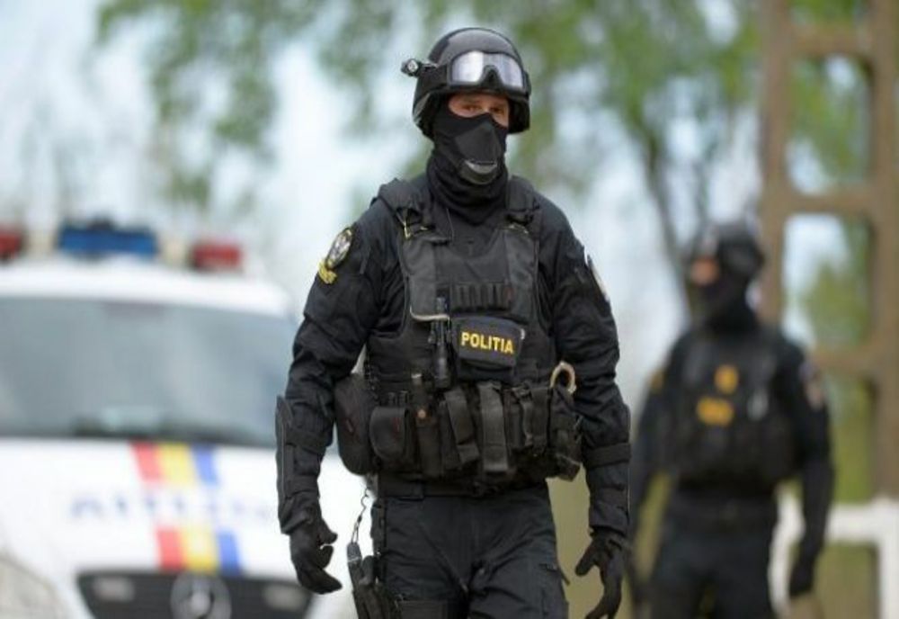 Percheziţii de amploare în Vama Veche, Braşov, Bucureşti şi Sibiu la persoane bănuite de înşelăciune