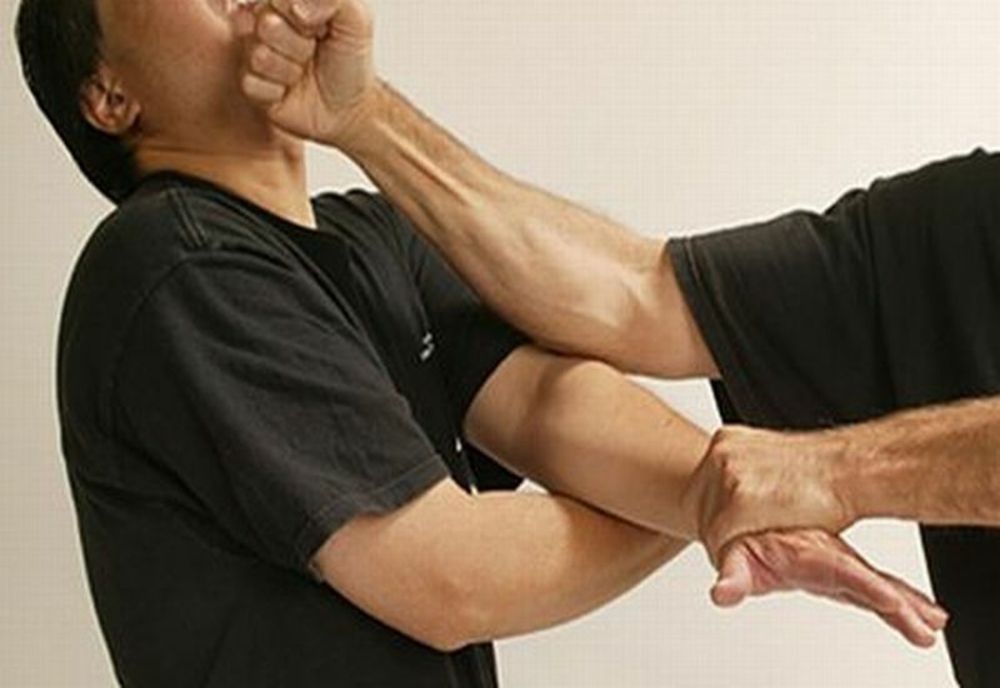 În arest după ce au bătut un tânăr din Cisnădie