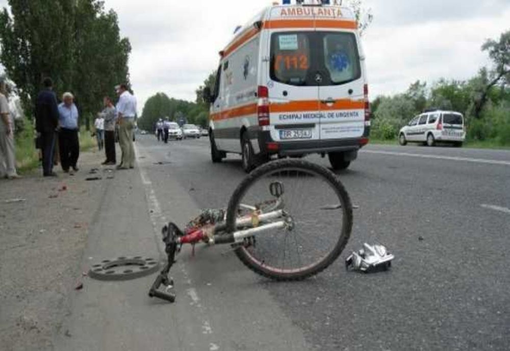 Biciclist de 61 de ani rănit într-un accident rutier