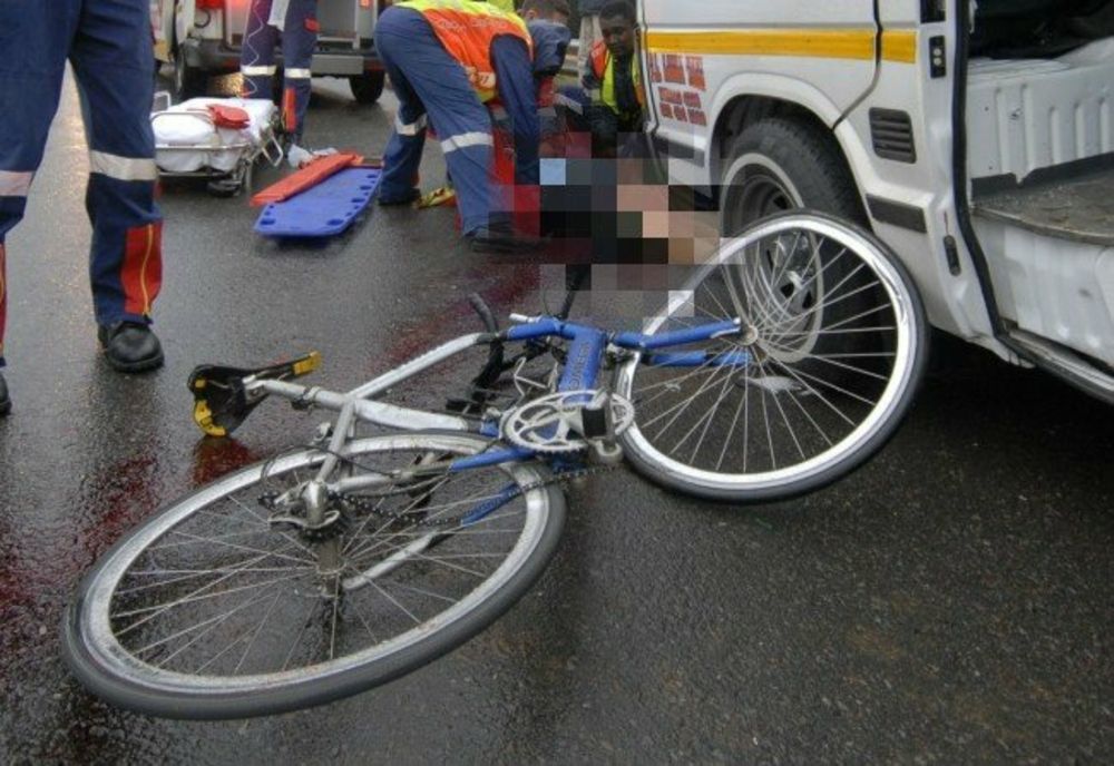 Biciclist lovit de maşină, în municipiul Sibiu!