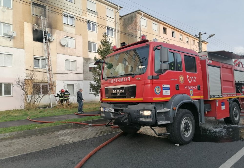 Doi minori răniți într-un incendiu izbucnit în municipiul Sibiu